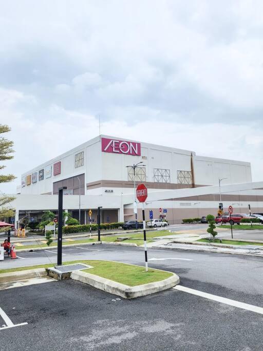 Near Aeon 15 Pax Wifi Game Smart Tv