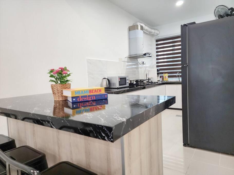Holiday home Near Aeon 15 Pax Wifi Game Smart Tv Rawang