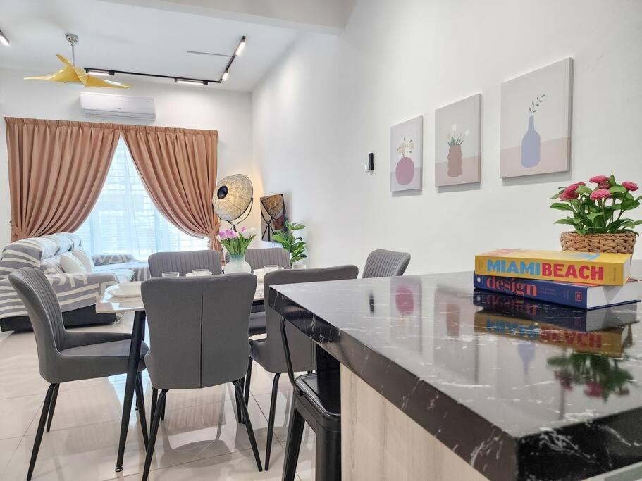 Holiday home Near Aeon 15 Pax Wifi Game Smart Tv *